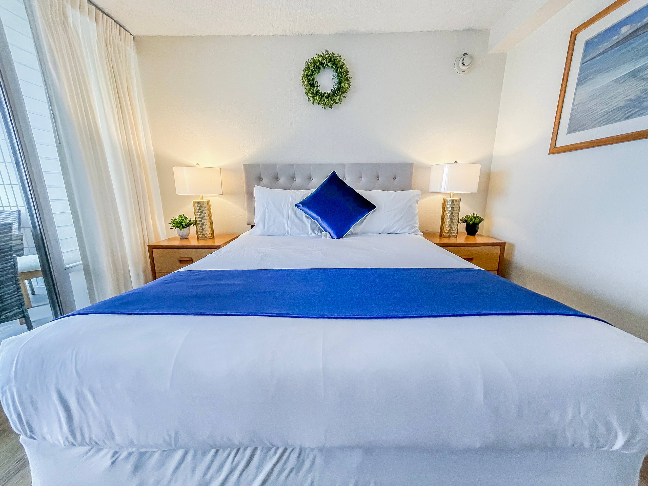 Condo in Honolulu · ★4.74 · 1 bedroom · 3 beds · 1 private bath - Image 17