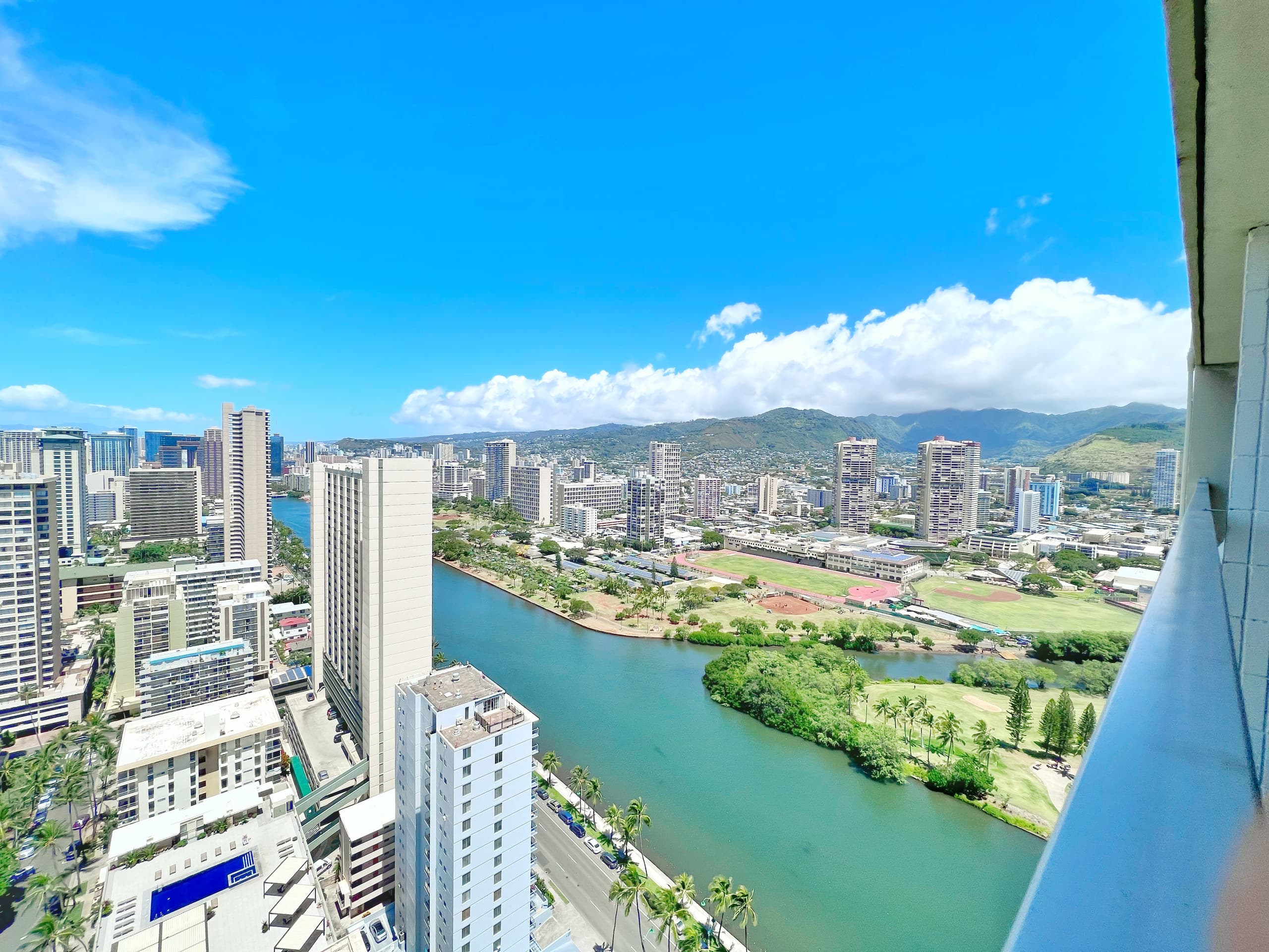 Condo in Honolulu · ★4.74 · 1 bedroom · 3 beds · 1 private bath - Image 6