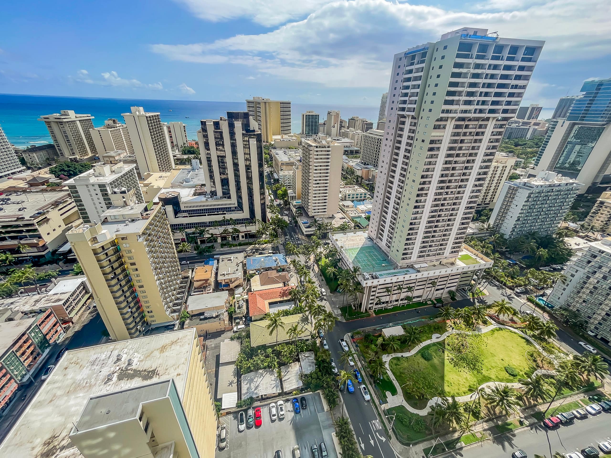 Condo in Honolulu · ★4.74 · 1 bedroom · 3 beds · 1 private bath - Image 26