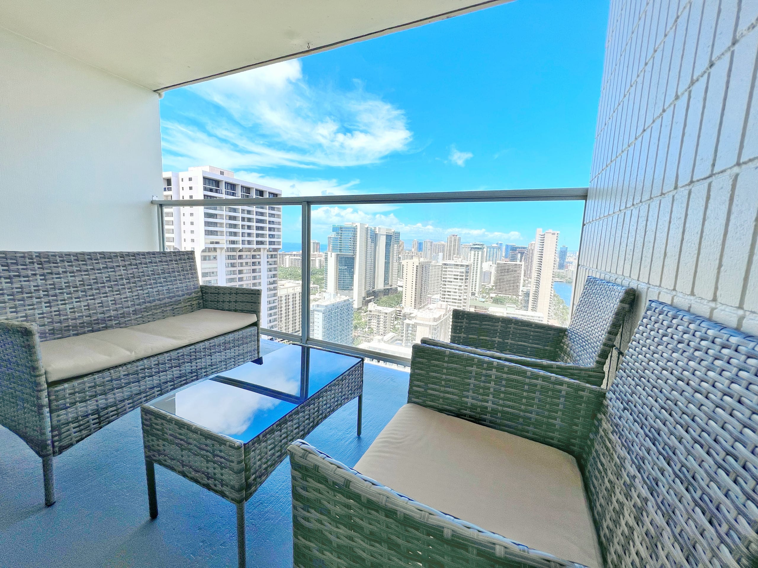 Condo in Honolulu · ★4.74 · 1 bedroom · 3 beds · 1 private bath - Image 4