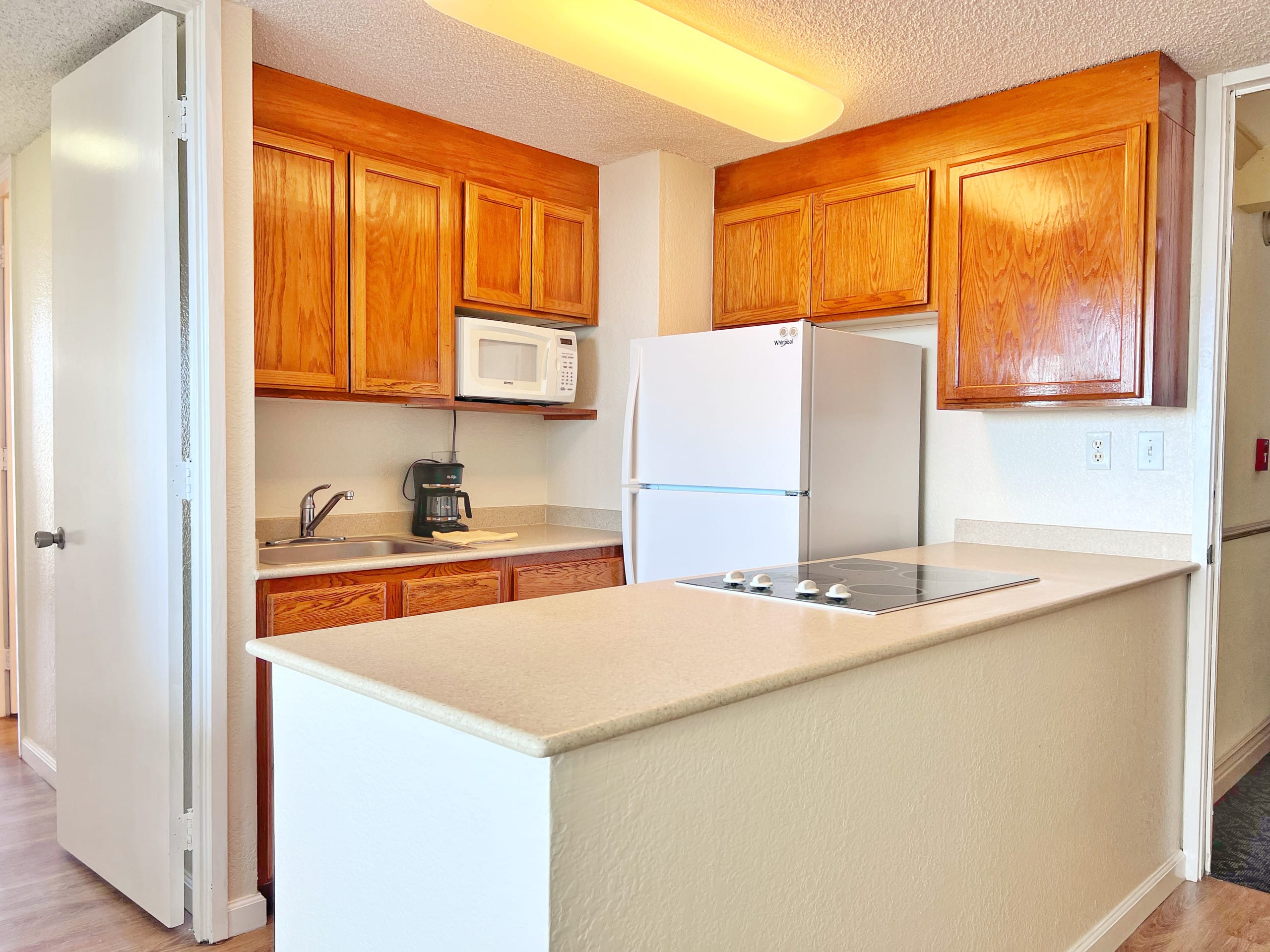 Condo in Honolulu · ★4.74 · 1 bedroom · 3 beds · 1 private bath - Image 23