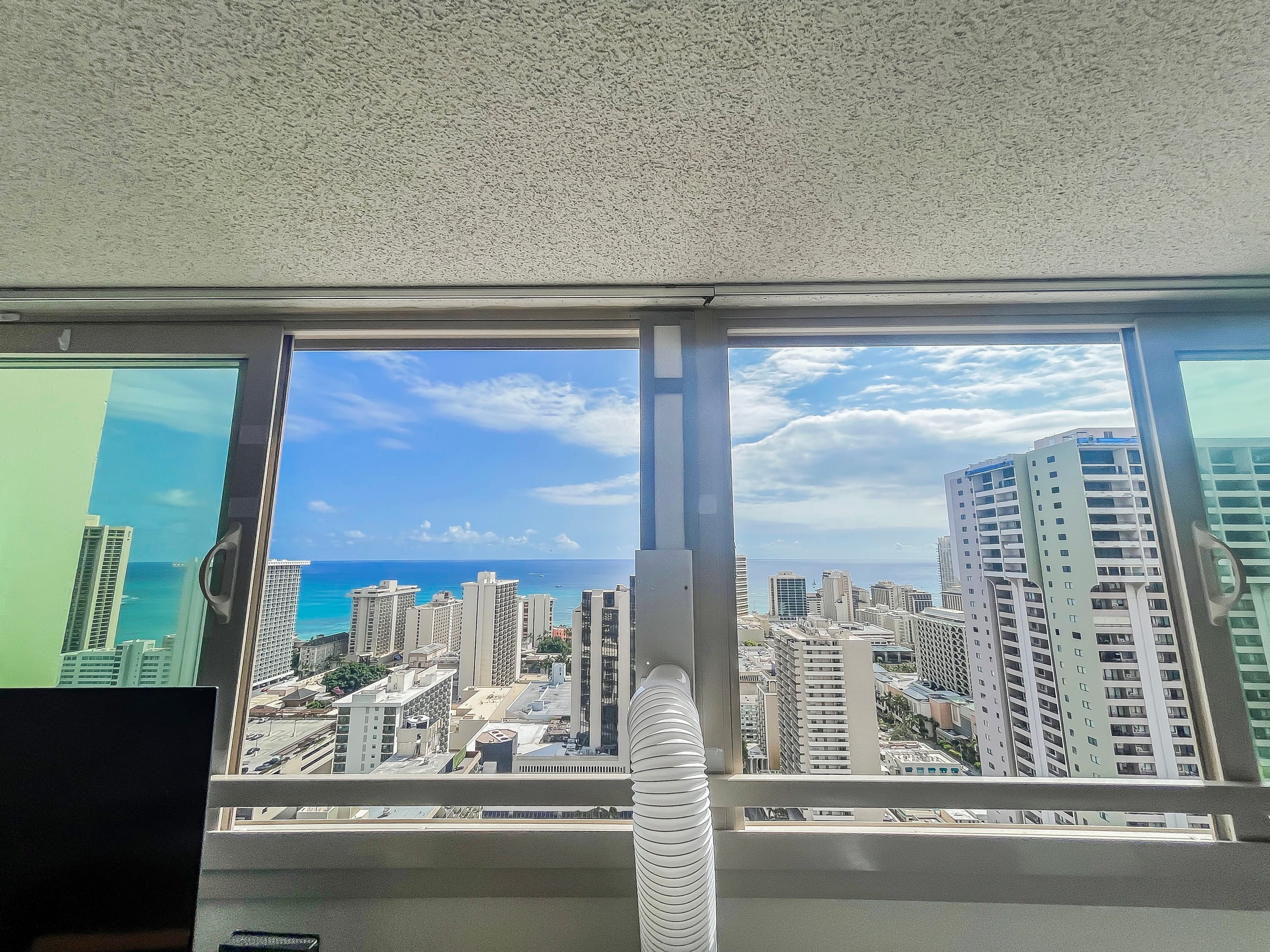 Condo in Honolulu · ★4.74 · 1 bedroom · 3 beds · 1 private bath - Image 30
