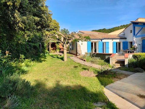 Quiet and comfortable studio with swimming pool