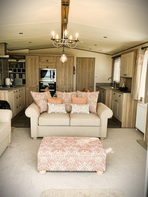 Top Airbnb: Luxury 2 bedroom holiday home with stunning views in Kingsbarns & Boarhills