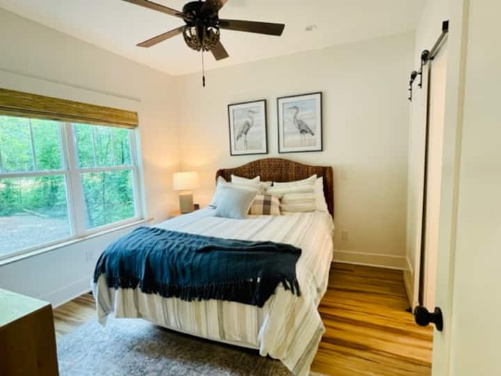 Двойна спалня с достъп до баня