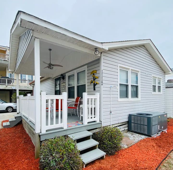 Cozy 2bd/2br home close to beach at Ocean Lakes Houses for Rent in