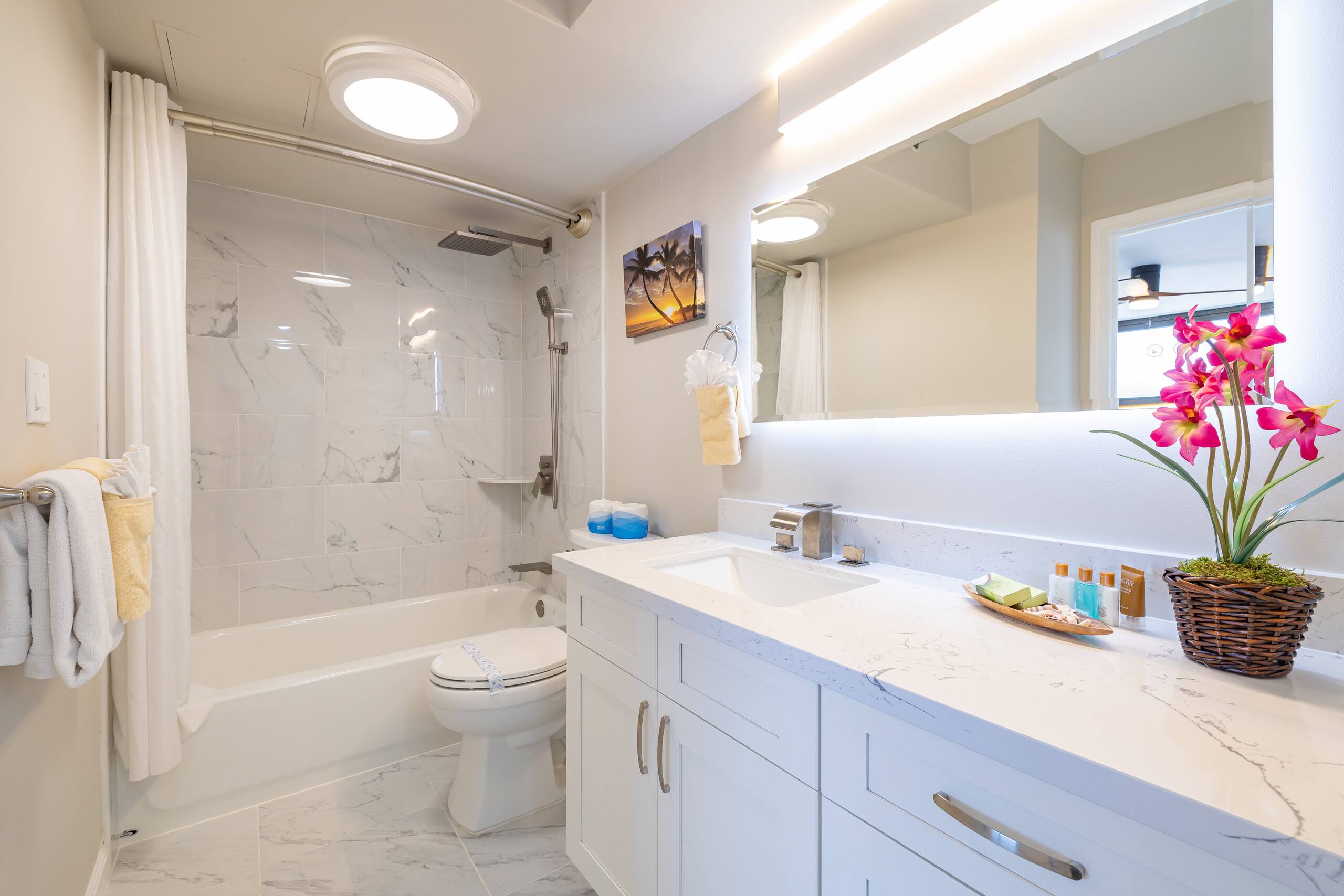 Condo in Honolulu · ★4.87 · 1 bedroom · 2 beds · 1 private bath - Image 17