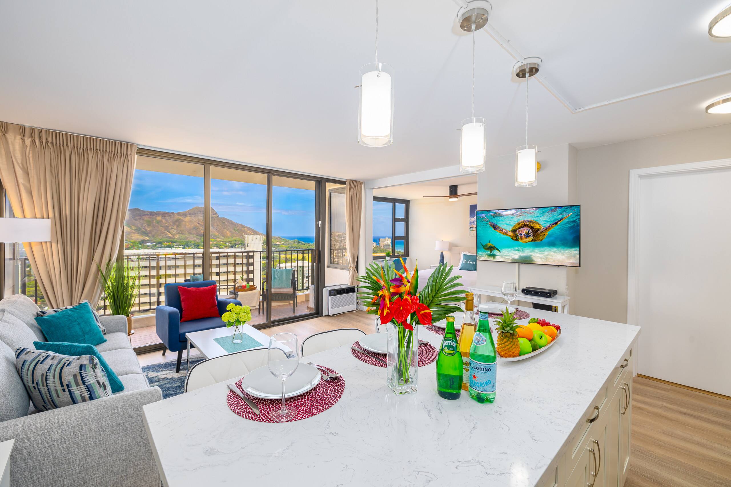 Condo in Honolulu · ★4.87 · 1 bedroom · 2 beds · 1 private bath - Image 9