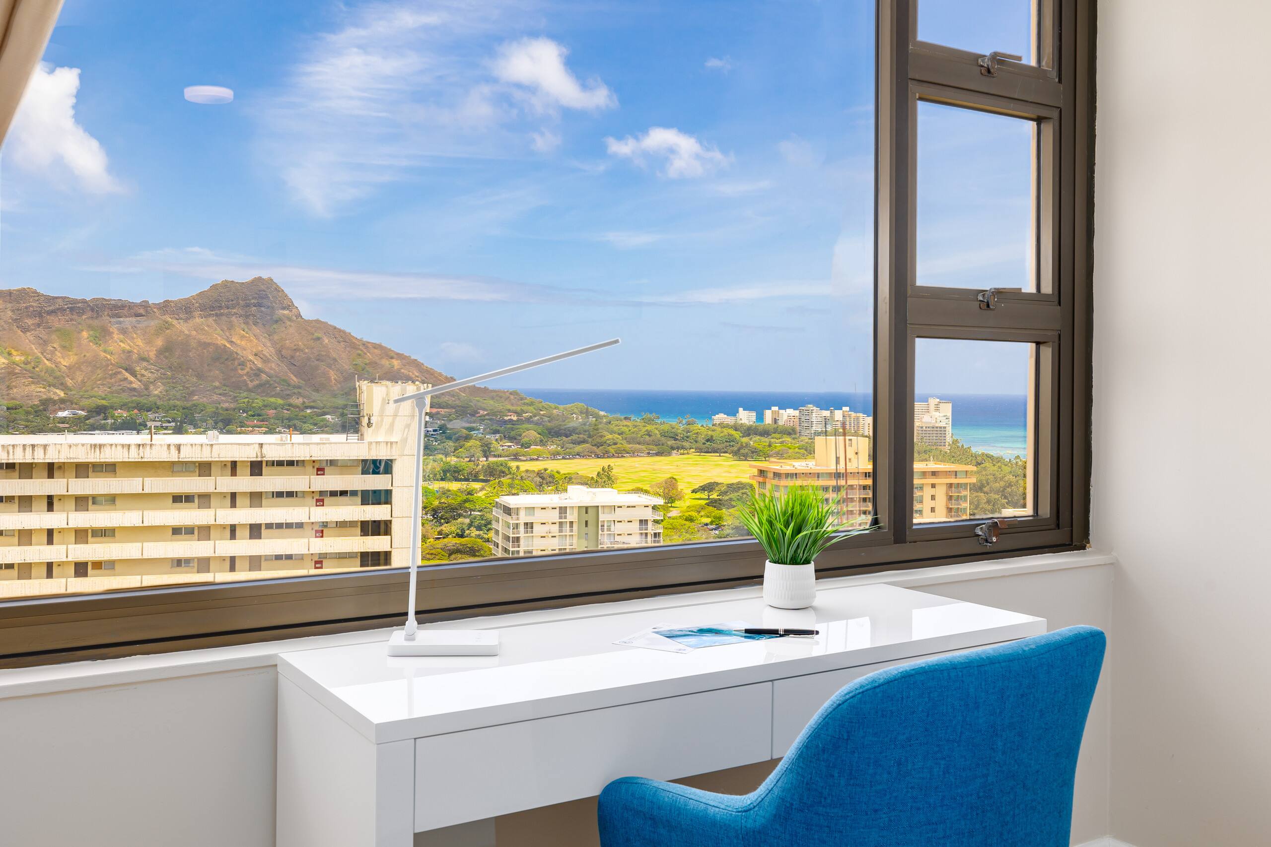 Condo in Honolulu · ★4.87 · 1 bedroom · 2 beds · 1 private bath - Image 16