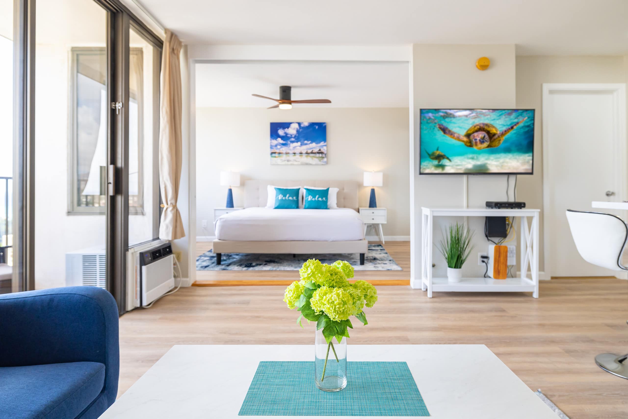 Condo in Honolulu · ★4.87 · 1 bedroom · 2 beds · 1 private bath - Image 3