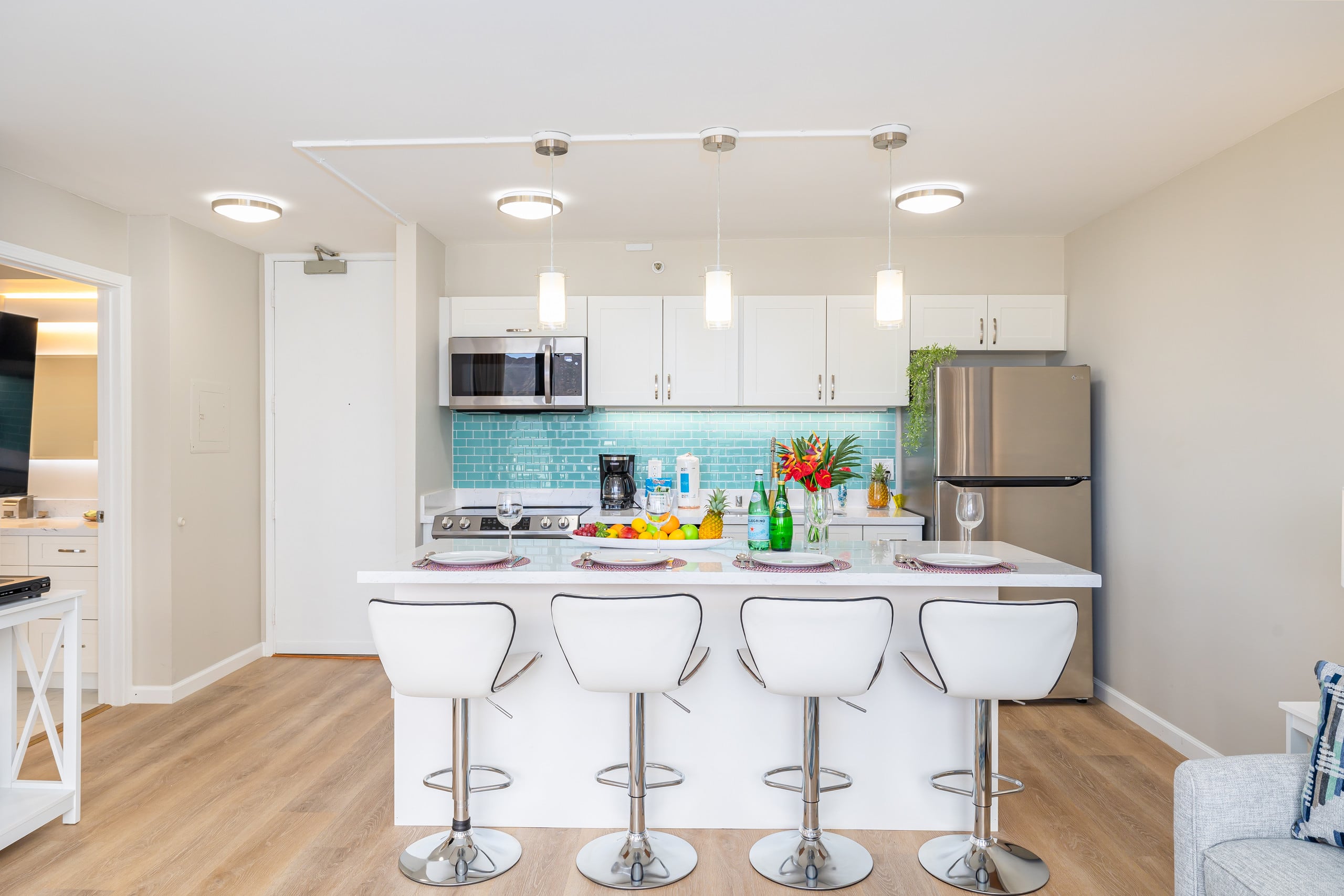 Condo in Honolulu · ★4.87 · 1 bedroom · 2 beds · 1 private bath - Image 12