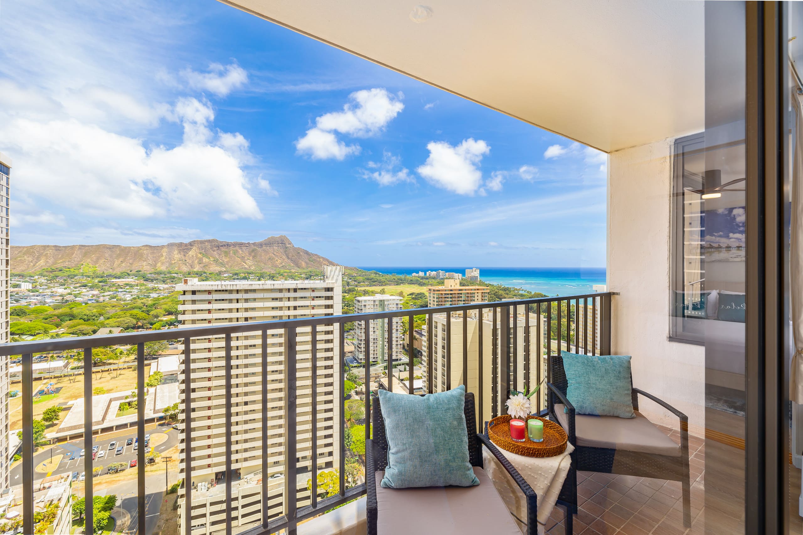 Condo in Honolulu · ★4.87 · 1 bedroom · 2 beds · 1 private bath - Image 20