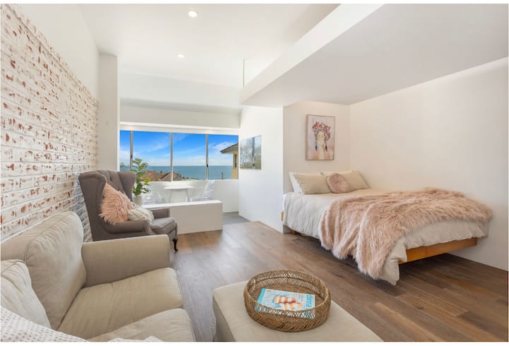 Ocean VIEWS with Aircon!