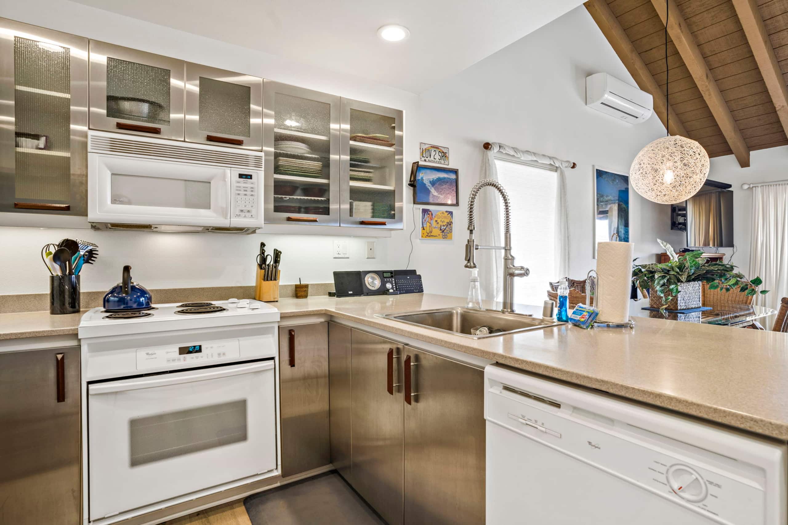 Condo in Kihei · ★4.95 · 2 bedrooms · 3 beds · 2 private baths - Image 11
