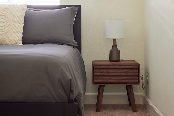 Საძინებელი 2 | საწოლი 152 × 203 სმ