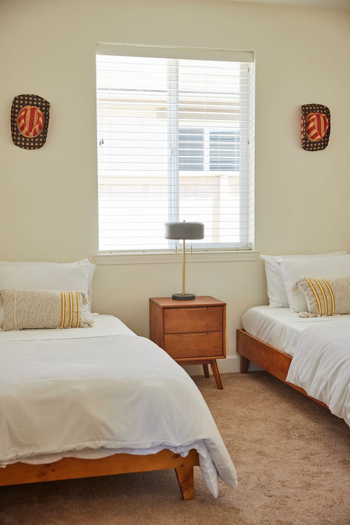 ორი XL ზომის საწოლი | Zinus-ის 20 სმ სიმაღლის მწვანე ჩაის ფერის მატრასები მეხსიერების ეფექტის მქონე ქაფით 
