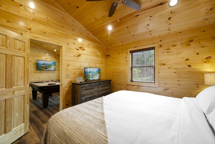 Lit King Size et salle de bain attenante au deuxième étage