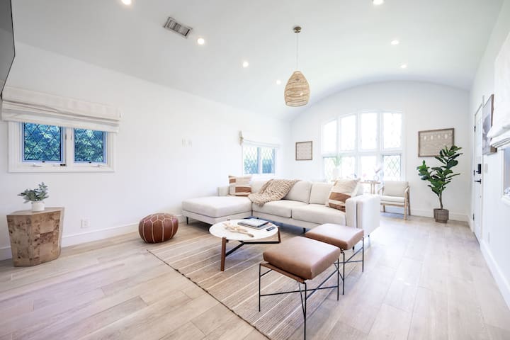 Luxury home in the heart of LA!