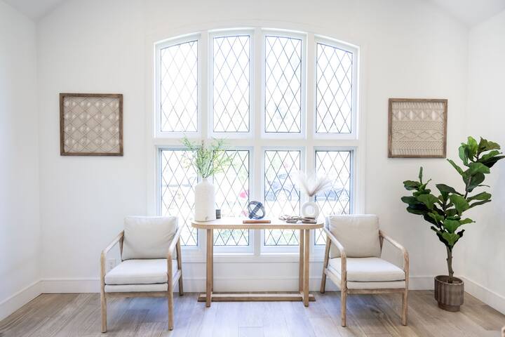 Luxury home in the heart of LA! gallery image 4