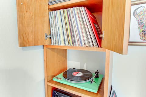 Successful Airbnb property: Mountain View Art+Music Lounge Btwn Denver+Boulder in Westminster