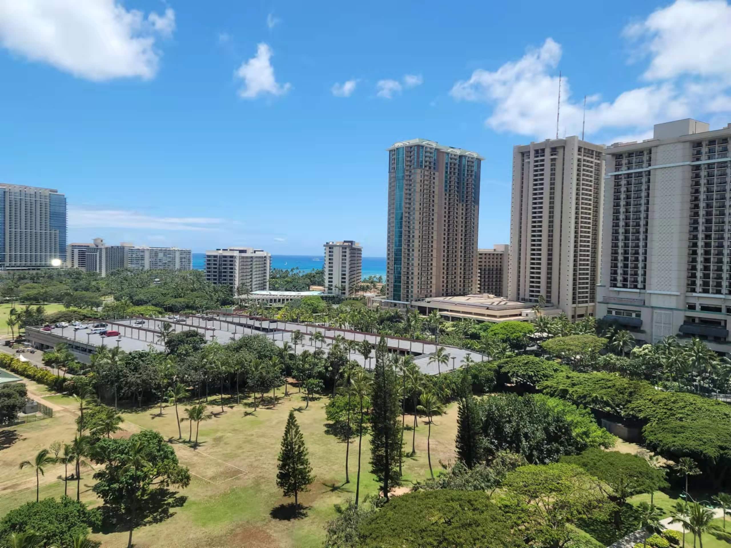 Condo in Honolulu · ★4.68 · 1 bedroom · 1 bed · 1 private bath - Image 3