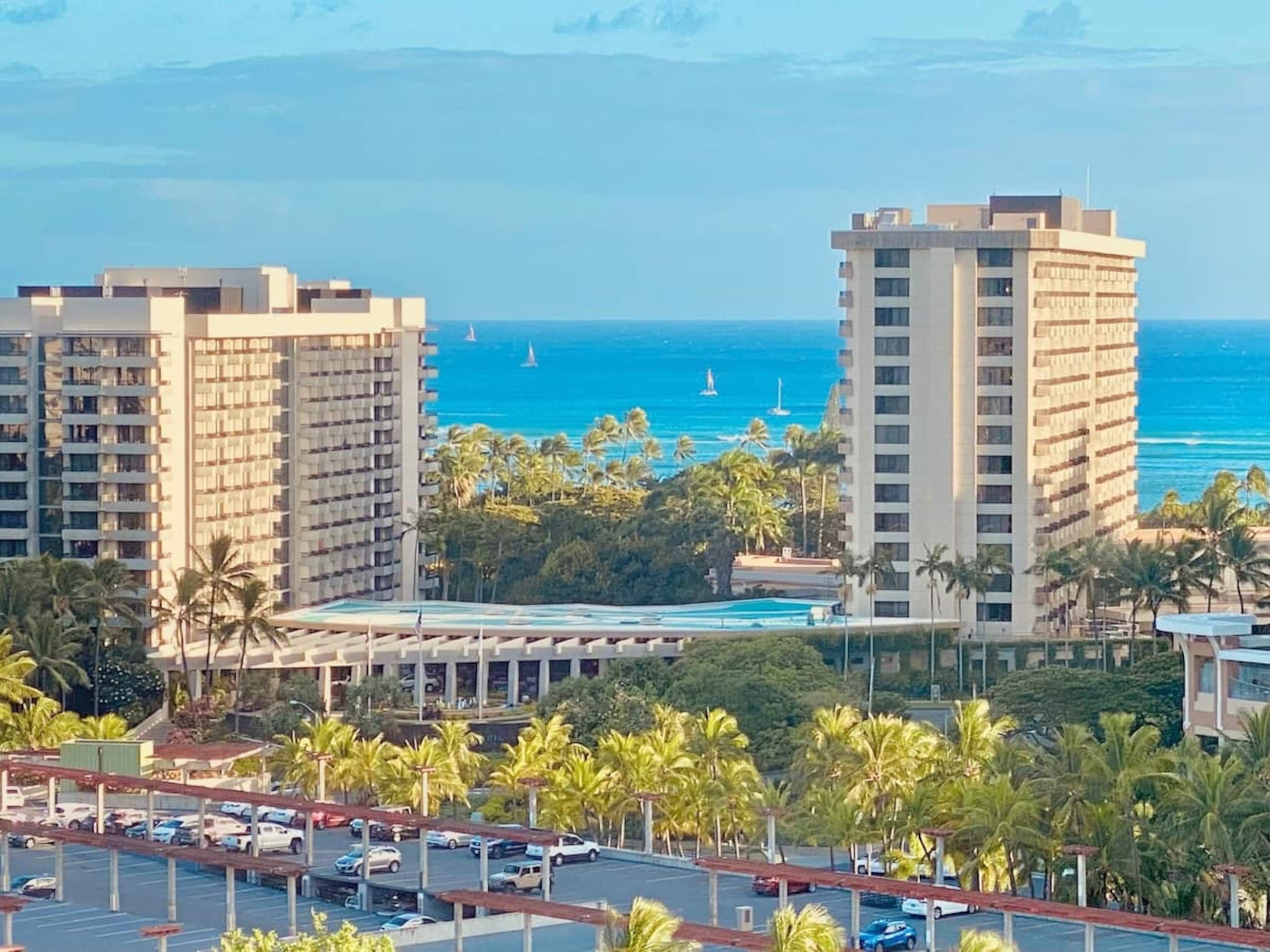Condo in Honolulu · ★4.68 · 1 bedroom · 1 bed · 1 private bath - Image 15