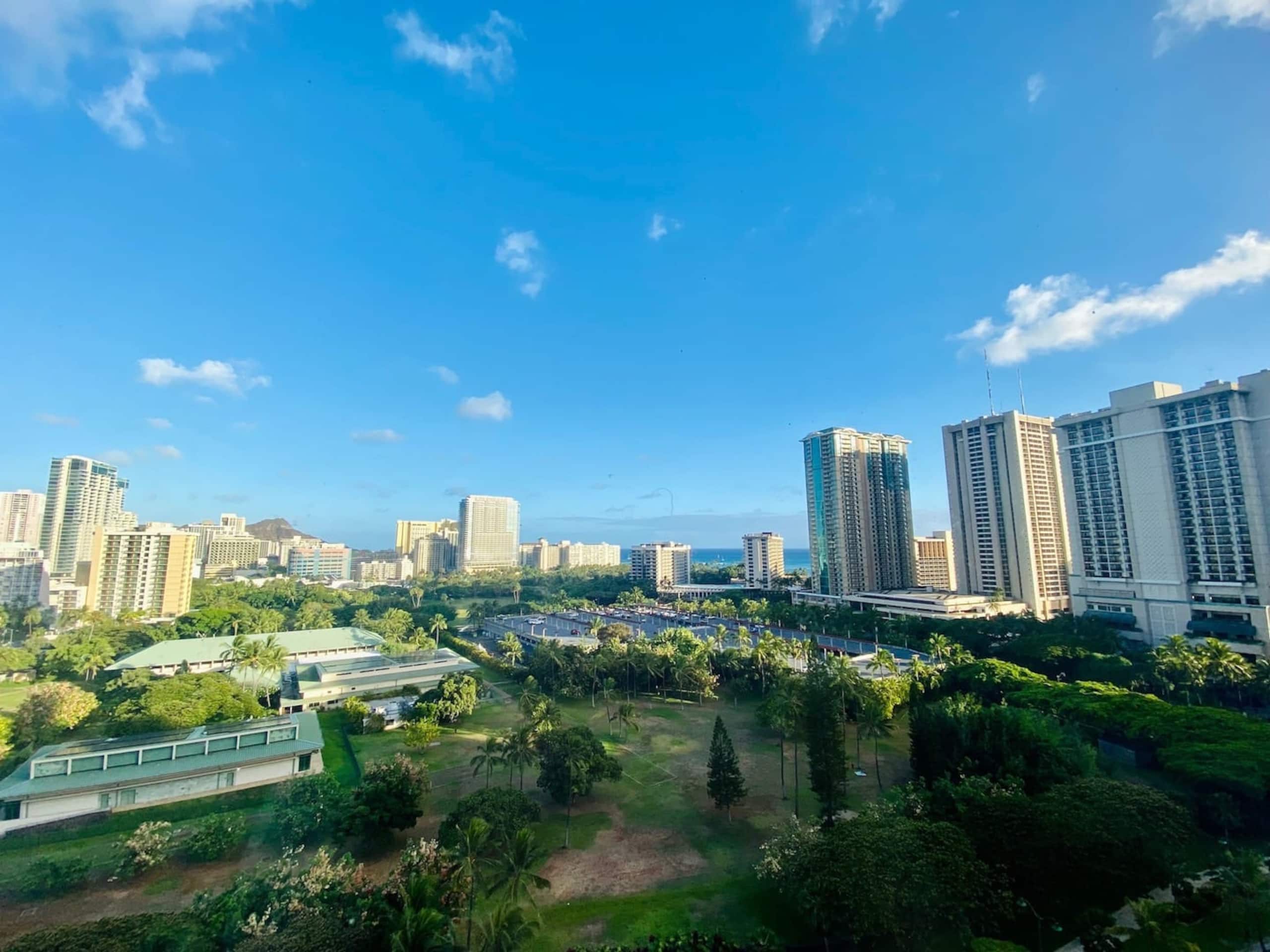 Condo in Honolulu · ★4.68 · 1 bedroom · 1 bed · 1 private bath - Image 18