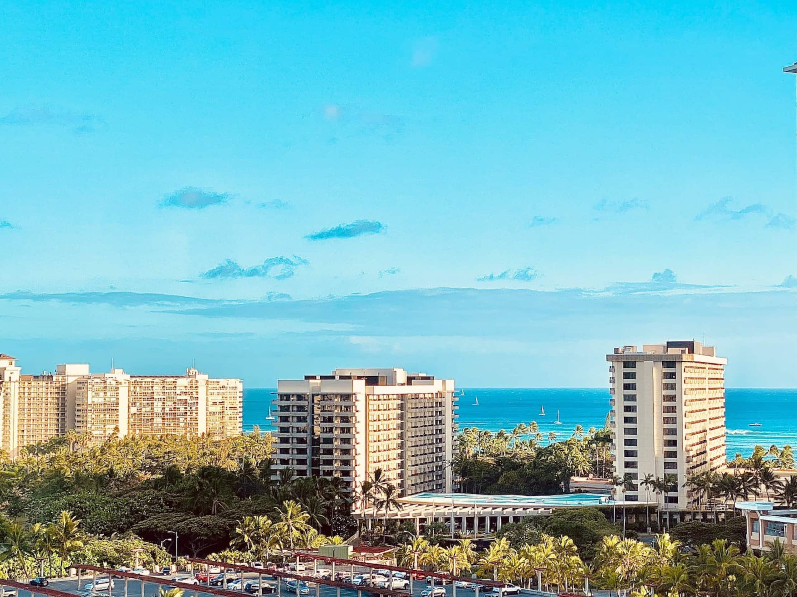 Condo in Honolulu · ★4.68 · 1 bedroom · 1 bed · 1 private bath - Image 17