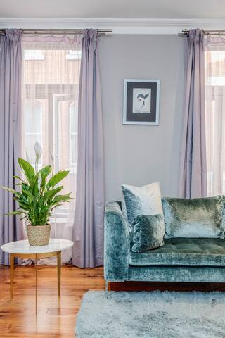 Big Mayfair Flat! Big 2Bed | 2Bath gallery image 2