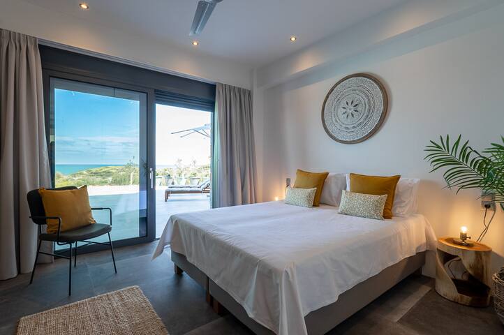 Bella Estate , 6 bed , sea view, heated pool gallery image 5