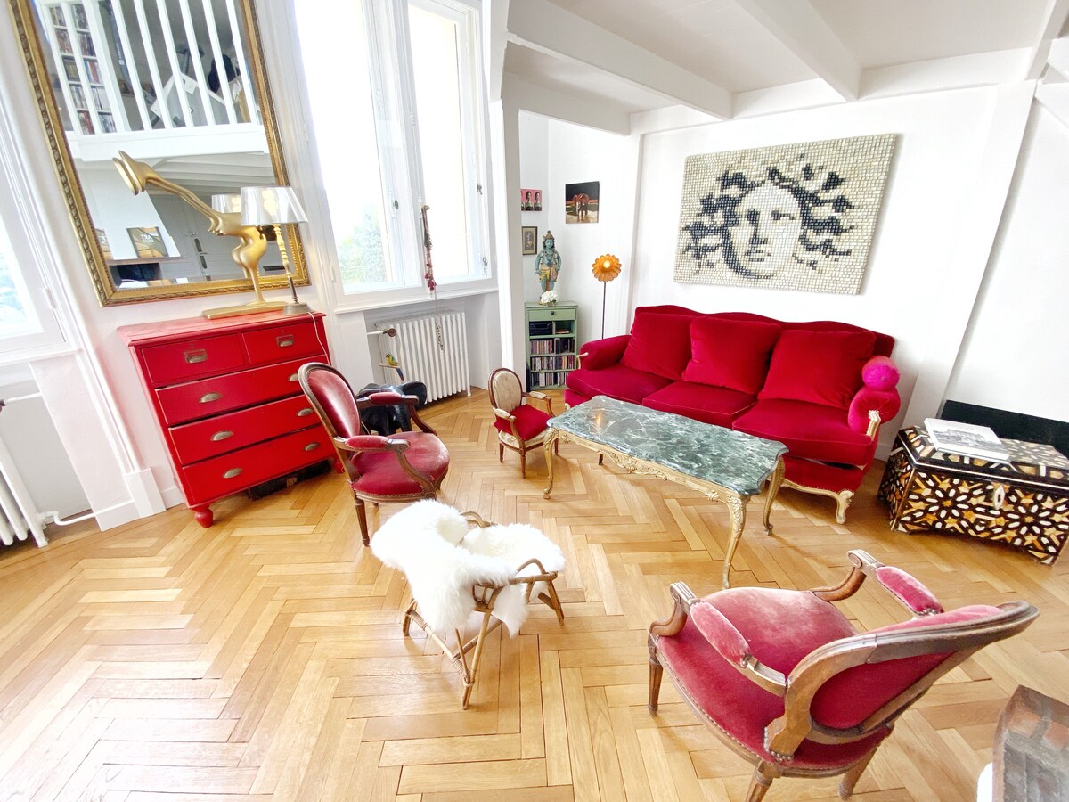 Popular Airbnb listing: Beautifull Castle - Garden sea view in Gairaut