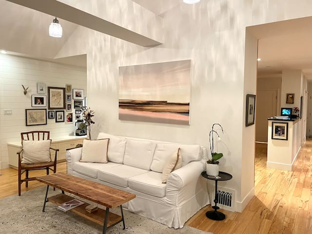 Spacious 4br home by Jericho beach, UBC gallery image 5