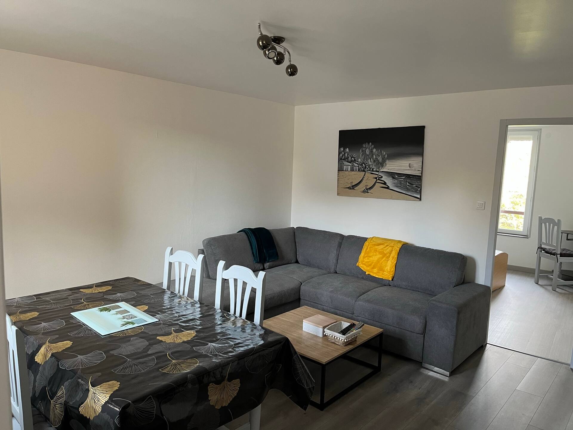 House: heart of the center with parking and terrace