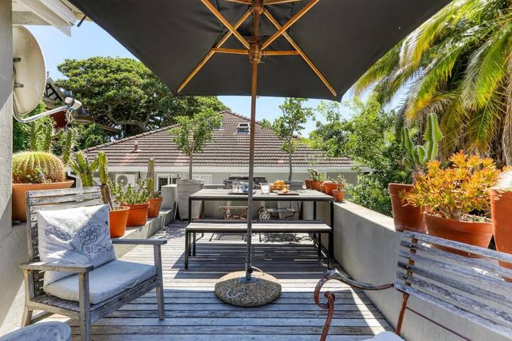 Spacious 4 Bedroom Terraced House with 🏔 Views gallery image 3