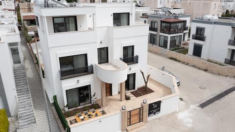 Luxury New Villa with 4 Bedrooms and Private Pool