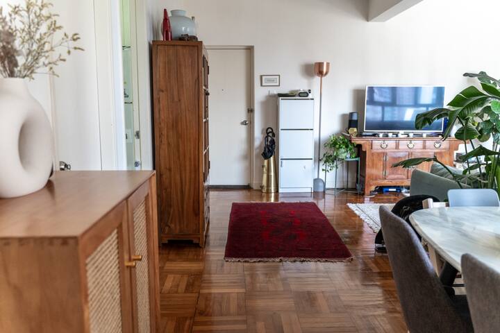 Large 3 bedroom designer apartment, huge terrace gallery image 2