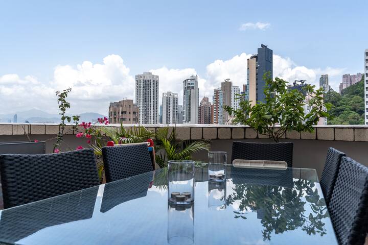 Large 3 bedroom designer apartment, huge terrace gallery image 4