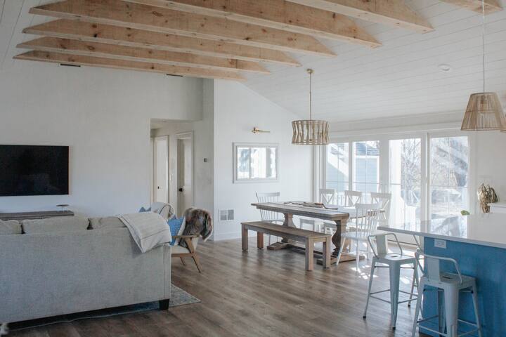 Gather Farmhouse | 4BR | 2BA w/ Hot Tub gallery image 3