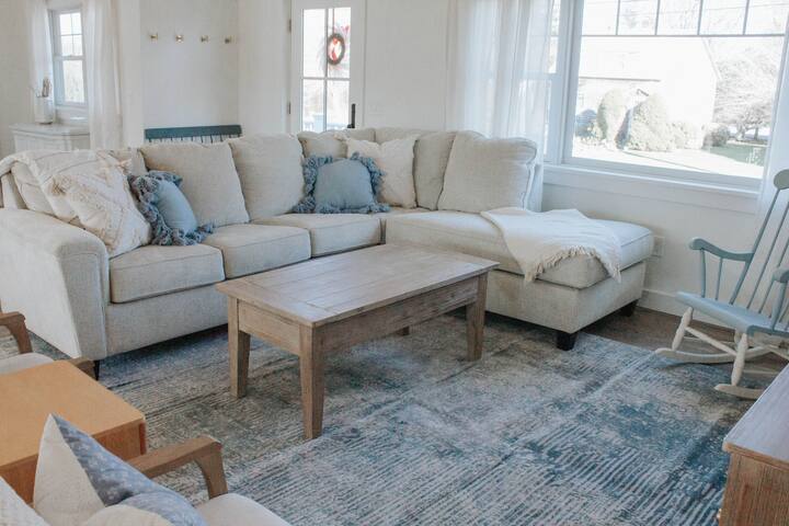 Gather Farmhouse | 4BR | 2BA w/ Hot Tub gallery image 5