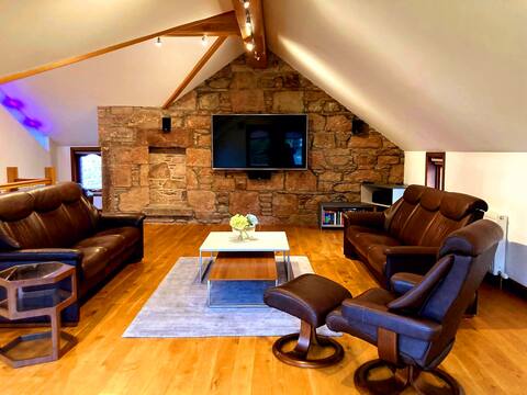 Luxurious 6 bedroom Home in the Highlands