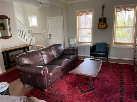 Top Airbnb: Pender Street Pad in Battery Heights