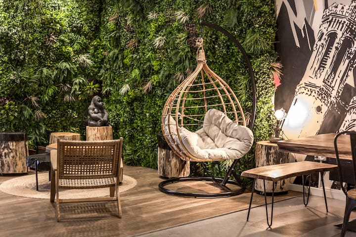 The Saint Georges, heart of the city