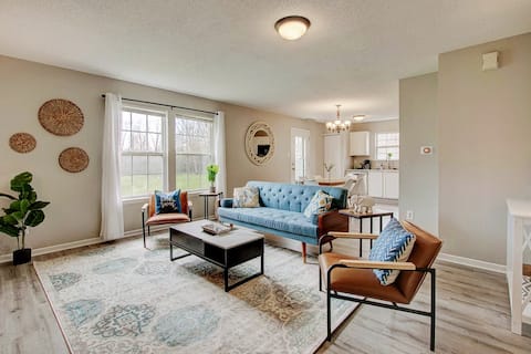 5 mins to Ruoff! Dog Friendly! Big yard+Fast Wi-Fi