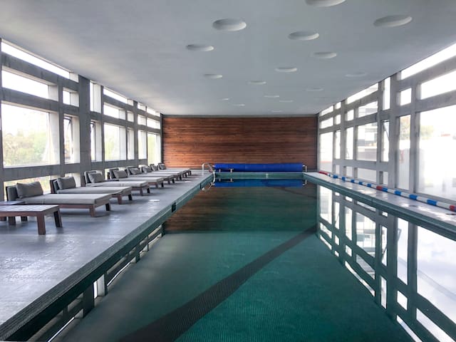 Spacious 2-Story Condo in Condesa, Castle Views gallery image 3