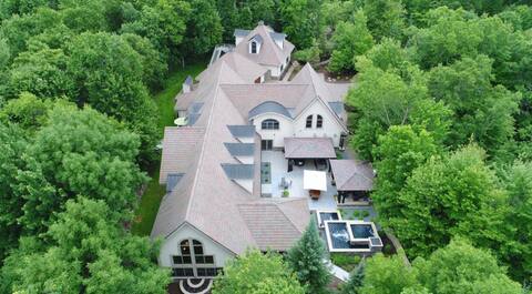 Luxury Lakefront Estate, Boat and Jet ski Rental