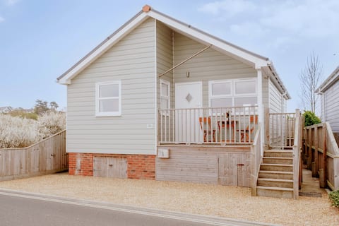 Seaside villa quiet spot great Sunsets. EV Charger