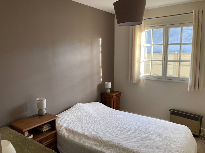 Spálňa s manželskou posteľou,  3  prízemia