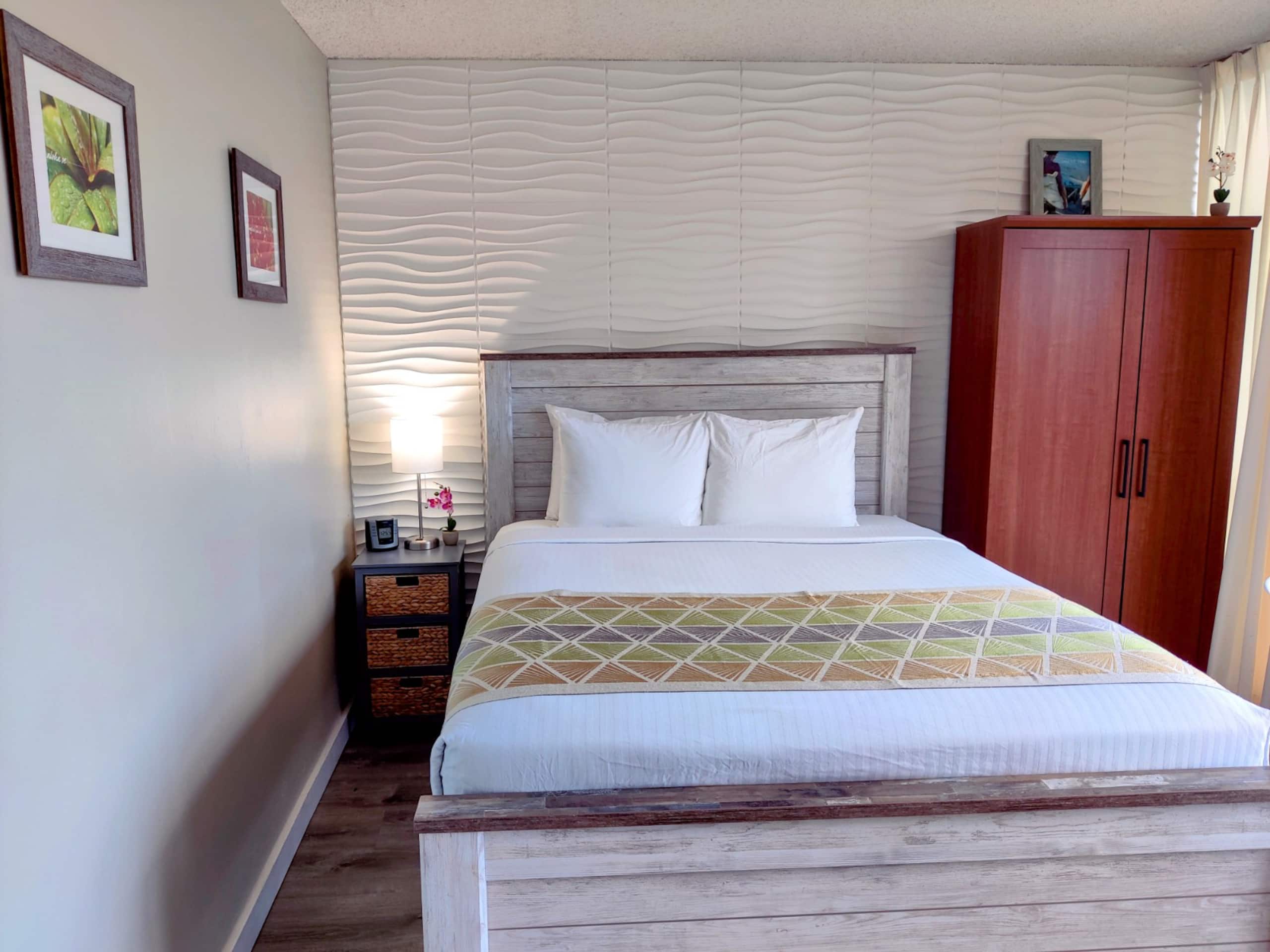 Inn 601 Close to Convention Center & shops w/ Pool - Image 11