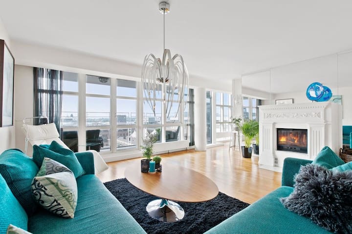Aker Brygge Sea View – Elegant 2BR Apt, 9th Floor gallery image 2