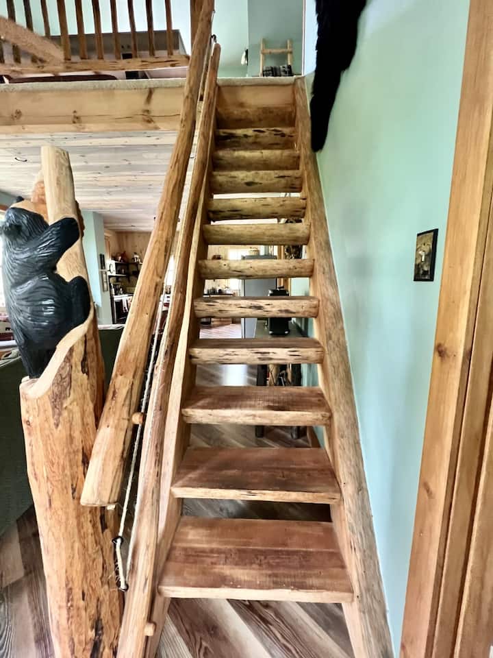 Please be aware that Interior staircase is steep.  Most people do not notice going up, it's coming down.  Please ALWAYS use hand rails and do not run.  

I DO NOT recommend the home to anyone who cannot navigate stairs well, whatever the reason. 